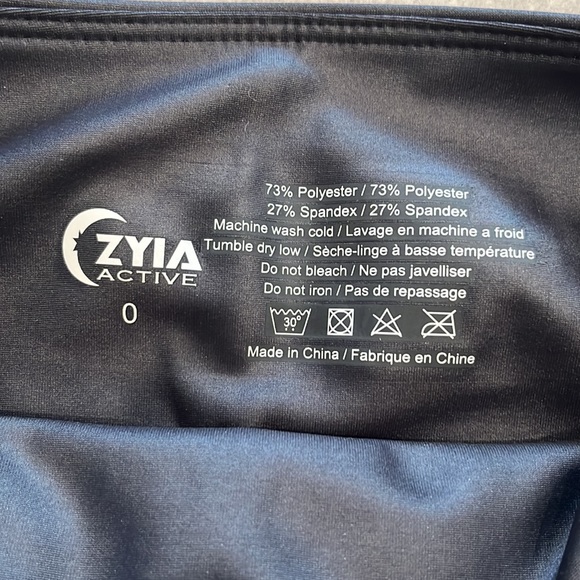 Black Metallic Light n Tight Hi-rise 7/8 24". Size 0 - Picture 5 of 5